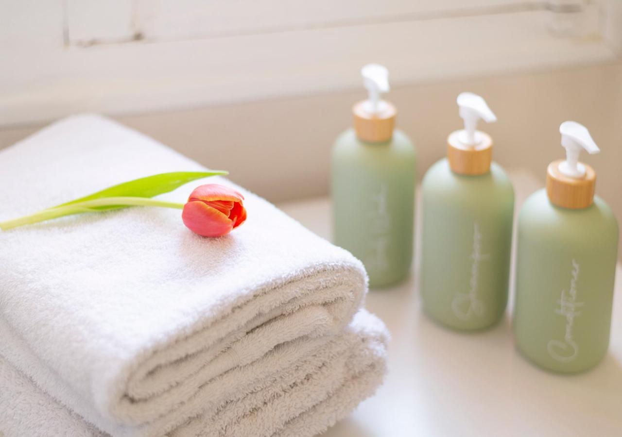 La Pause Parisienne, Au Pied Du Metro Paris