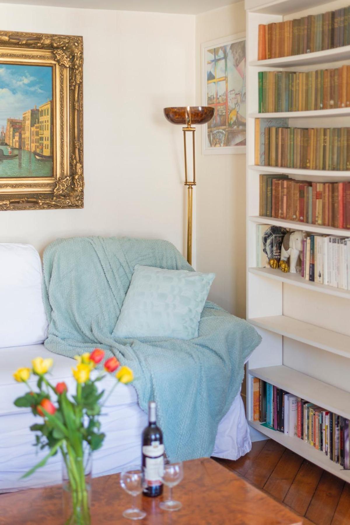 La Pause Parisienne, Au Pied Du Metro Apartment